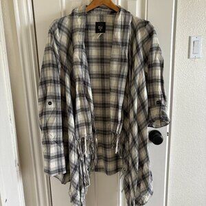 Billabong Women’s Size L Plaid Flannel Fringe Shawl Open Front Cardigan Gray
